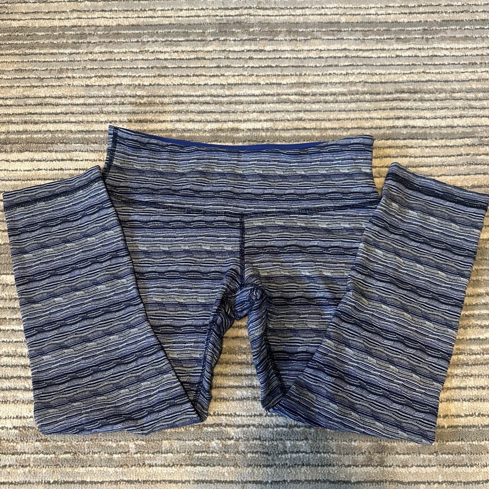 Lululemon High-Rise Crop Leggings Size 8 Blue White‎ Space Dye Textured Knit